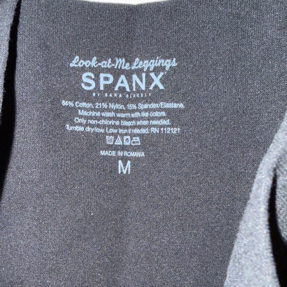 🩷 $5 Bundle SPANX Look At Me Black Leggings - Picture 4 of 6